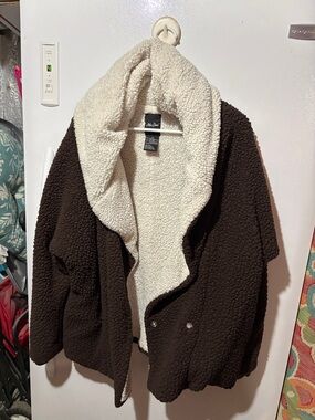 Me Jane Two-Tone Teddy Jacket in Cream & Dark Brown